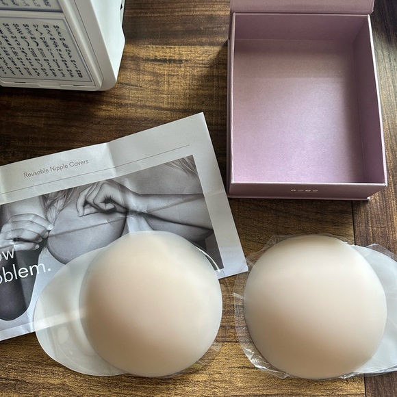 NOOD Silicone Nipple Covers - Picture 1 of 3